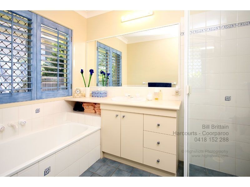 467 Pine Mountain Road, Carindale QLD 4152