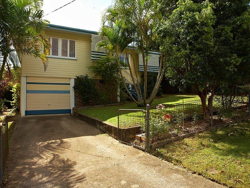 15 Monza Street, Holland Park West QLD 4121