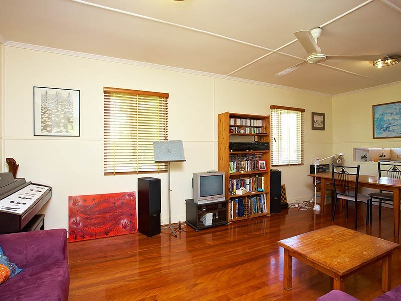 15 Monza Street, Holland Park West QLD 4121