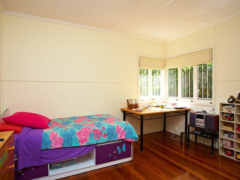 15 Monza Street, Holland Park West QLD 4121