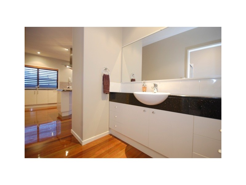 30 Illidge Street, Coorparoo QLD 4151