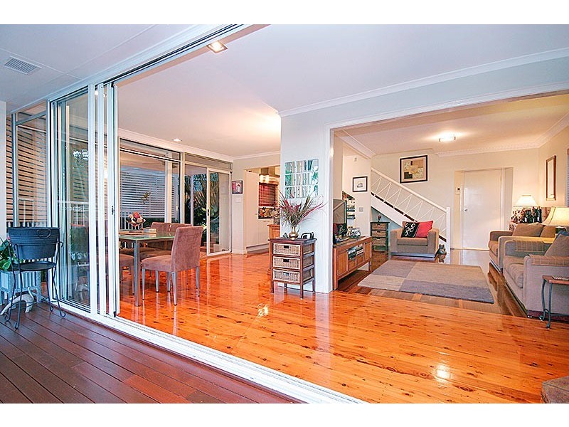 16 Aemilia Avenue, Seven Hills QLD 4170
