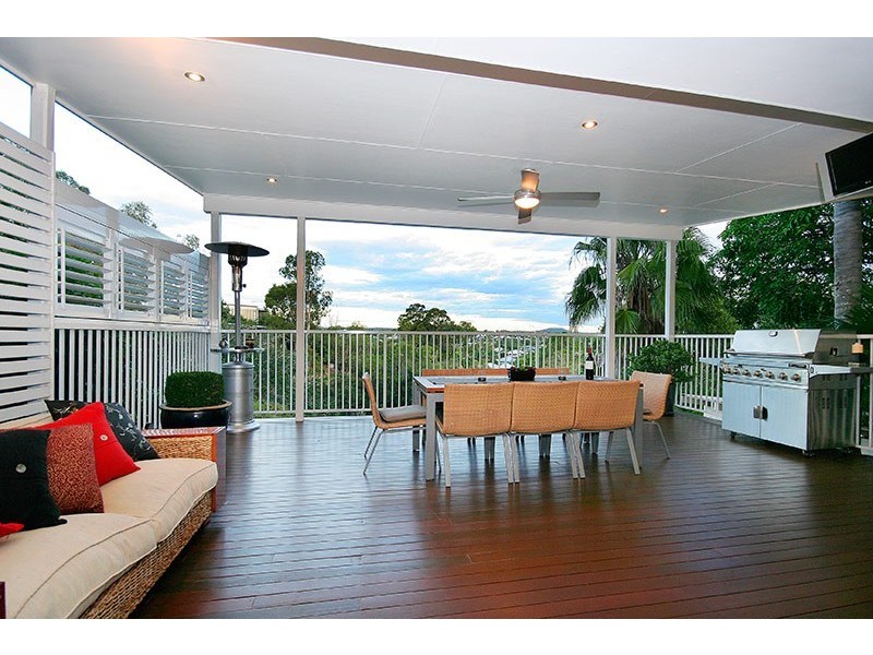 16 Aemilia Avenue, Seven Hills QLD 4170