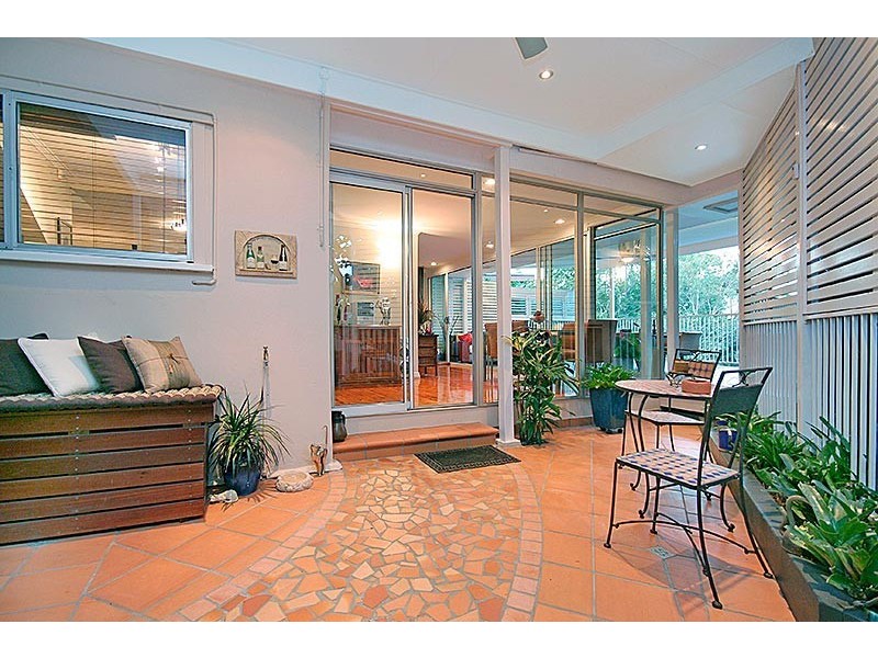 16 Aemilia Avenue, Seven Hills QLD 4170