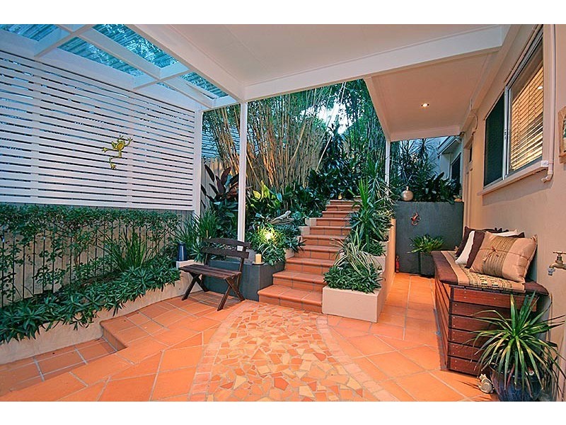 16 Aemilia Avenue, Seven Hills QLD 4170