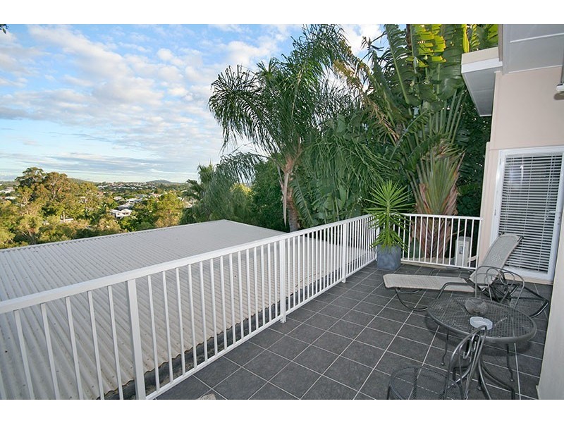 16 Aemilia Avenue, Seven Hills QLD 4170