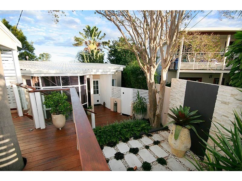 16 Aemilia Avenue, Seven Hills QLD 4170
