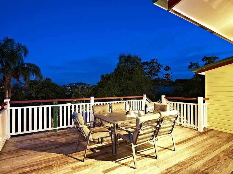 22 Nicholson Street, Greenslopes QLD 4120