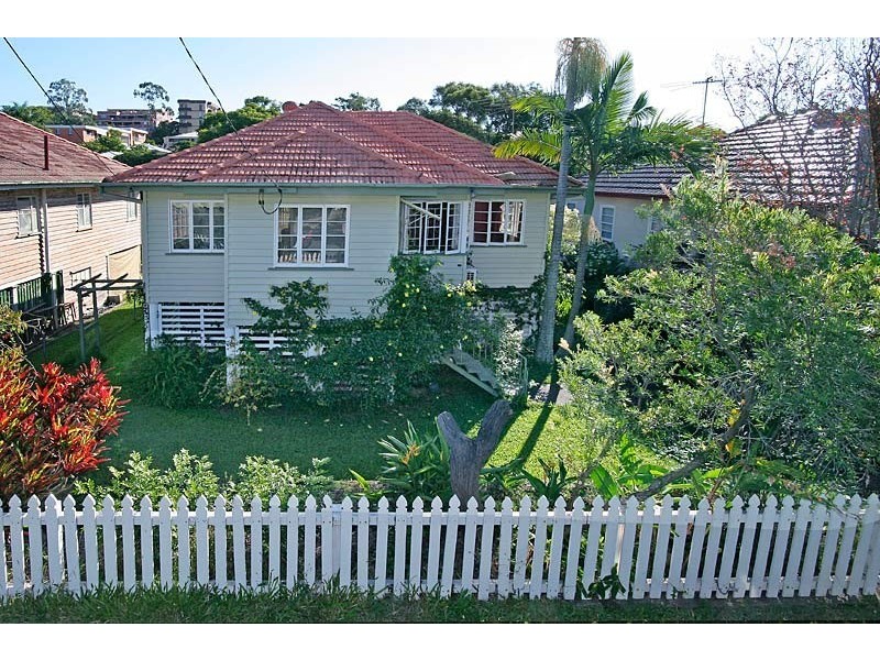 16 Nelson Street, Coorparoo QLD 4151