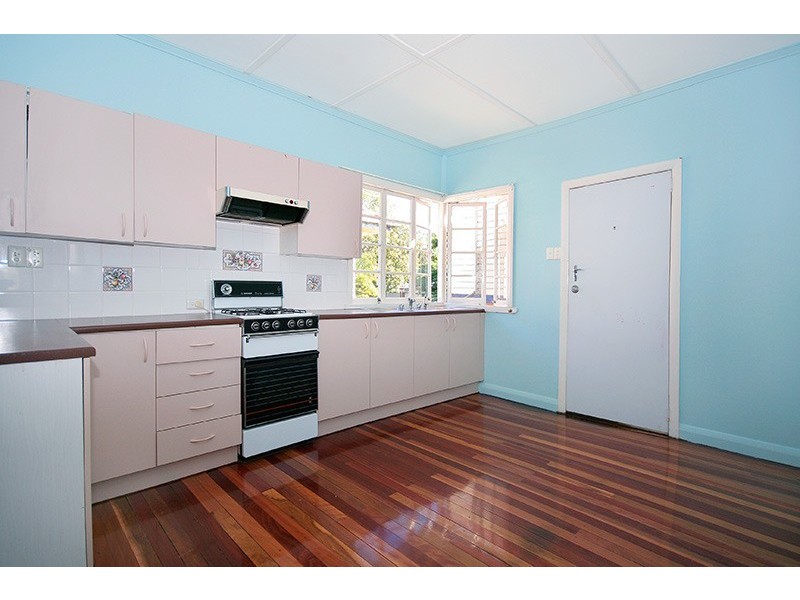 16 Nelson Street, Coorparoo QLD 4151