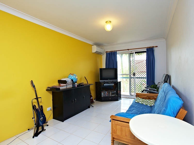 8/81 Kitchener Street, Coorparoo QLD 4151