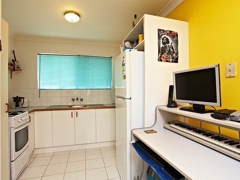 8/81 Kitchener Street, Coorparoo QLD 4151