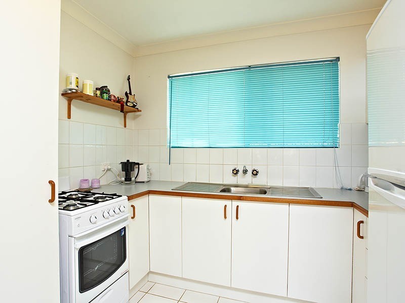 8/81 Kitchener Street, Coorparoo QLD 4151