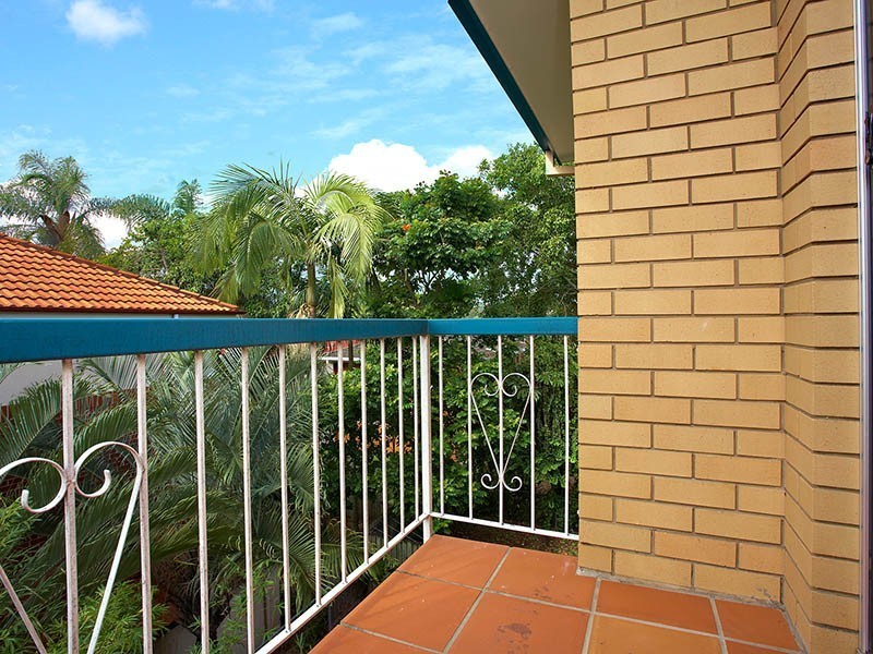 8/81 Kitchener Street, Coorparoo QLD 4151