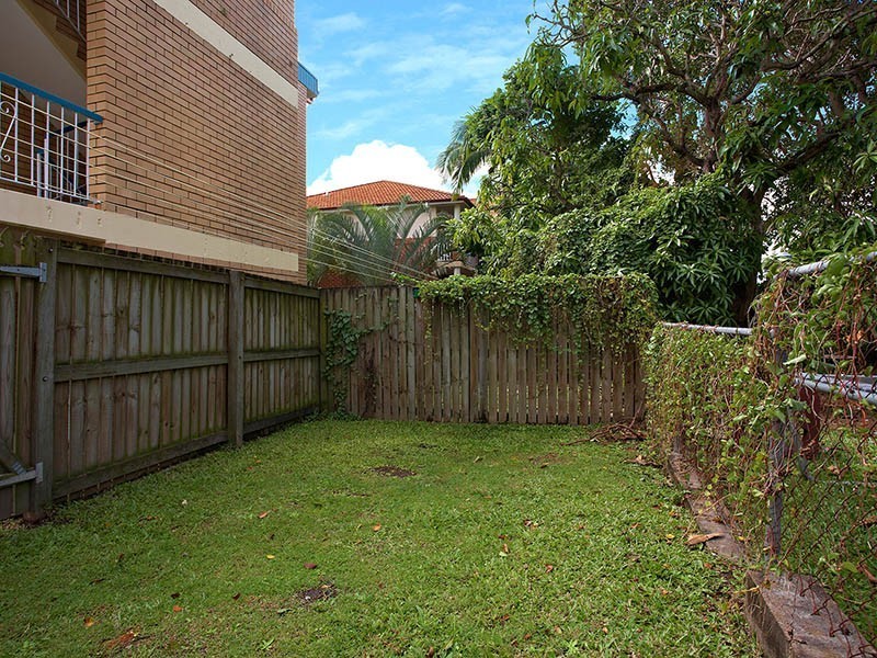 8/81 Kitchener Street, Coorparoo QLD 4151