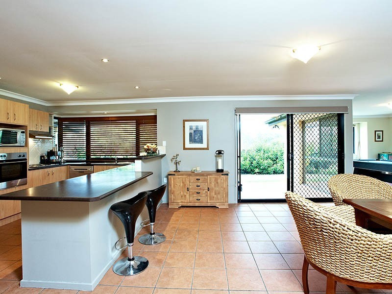 12 Narrabeen Crescent, Carindale QLD 4152