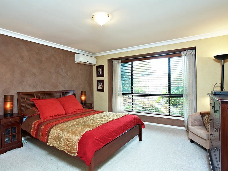 12 Narrabeen Crescent, Carindale QLD 4152