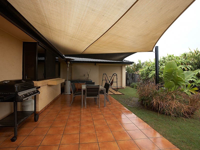 12 Narrabeen Crescent, Carindale QLD 4152