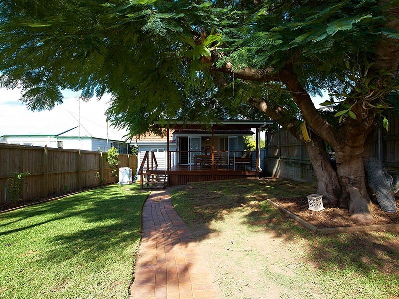 32 Derby Street, Coorparoo QLD 4151