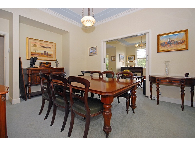 55 Henzell Terrace, Greenslopes QLD 4120