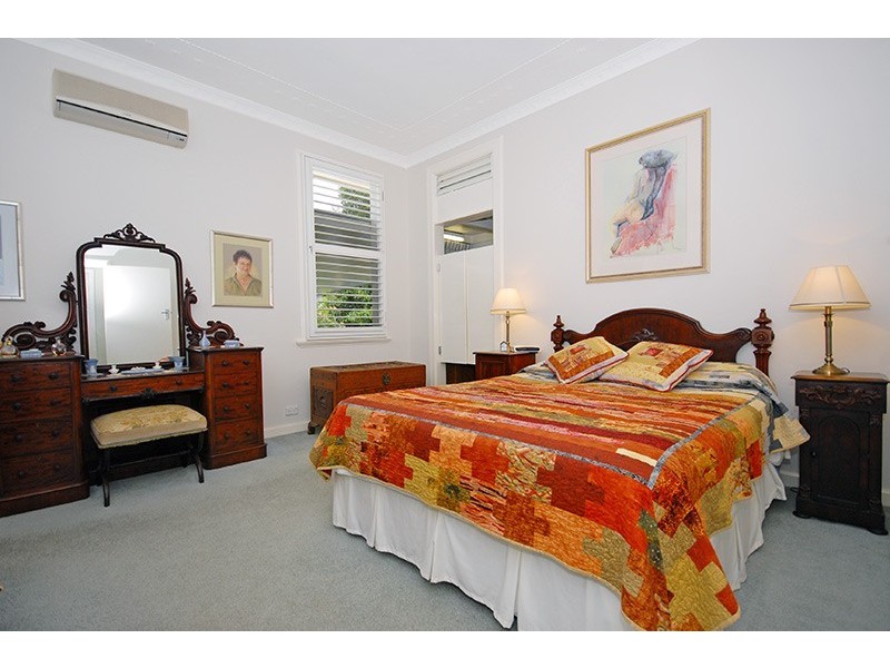 55 Henzell Terrace, Greenslopes QLD 4120