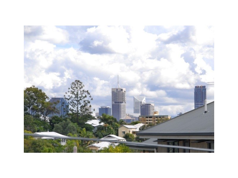 16 Hall Avenue, Norman Park QLD 4170