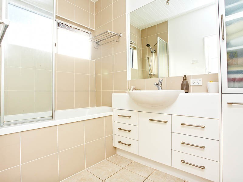 17a Durimbil Street, Camp Hill QLD 4152