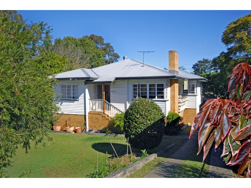 9 Gibson Crescent, Holland Park QLD 4121