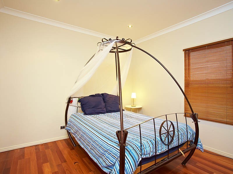 22 Nicholson Street, Greenslopes QLD 4120