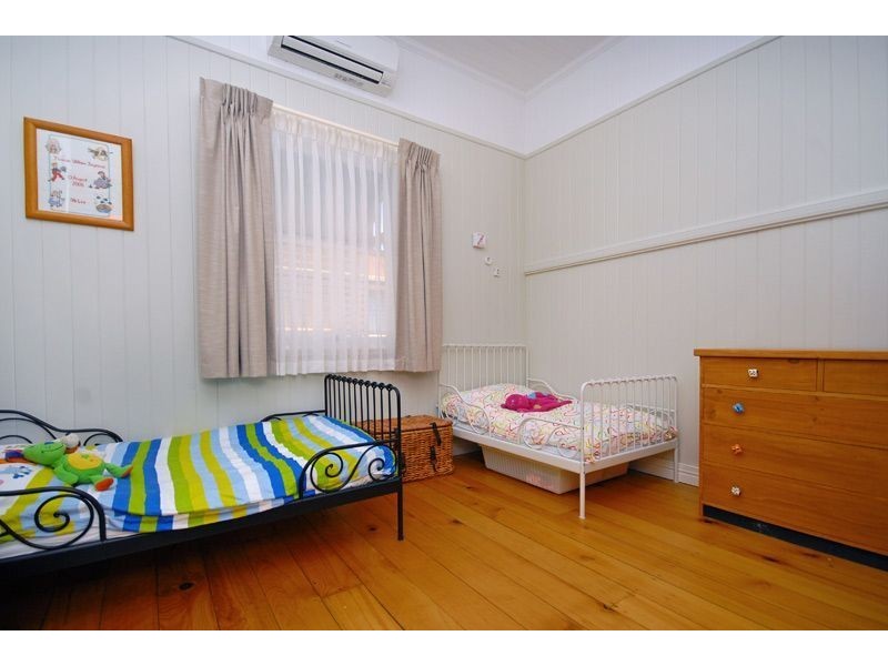 40 Macaulay Street, Coorparoo QLD 4151