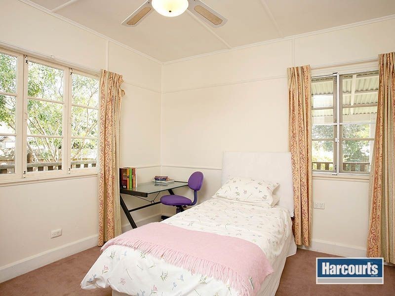 26 Errey Street, Camp Hill QLD 4152