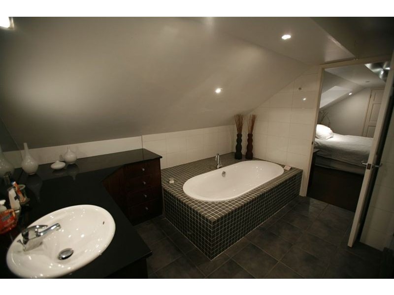 15 Jocelyn Place, Mount Gravatt East QLD 4122