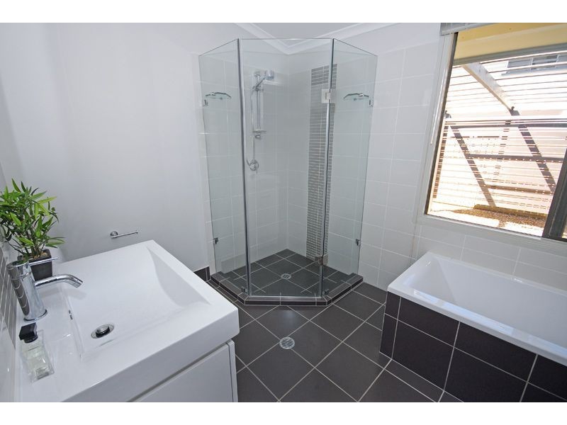 108 Galsworthy Street, Holland Park West QLD 4121