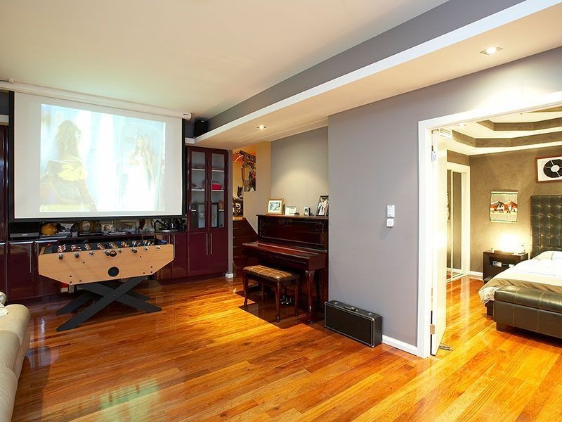 19 Garden Street, Greenslopes QLD 4120