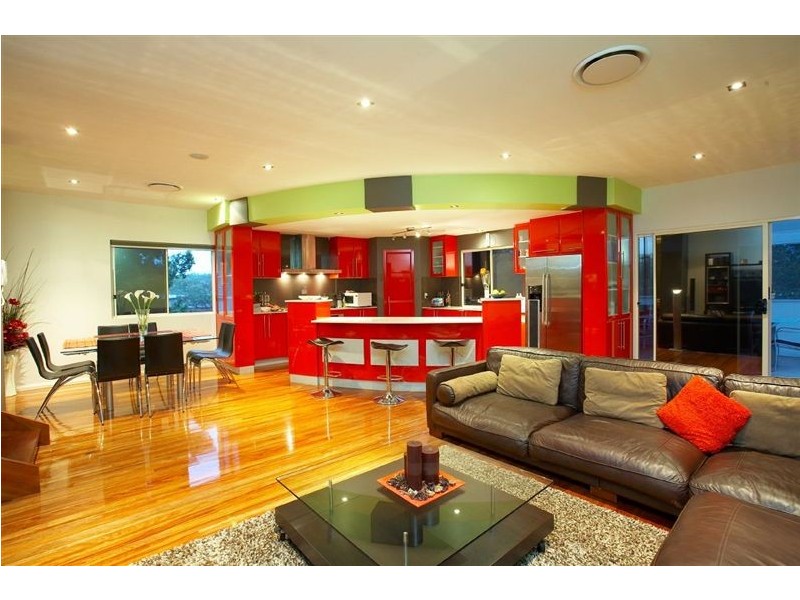 19 Garden Street, Greenslopes QLD 4120