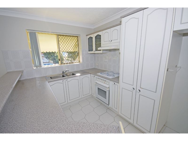 2/27 Nelson Street, Coorparoo QLD 4151