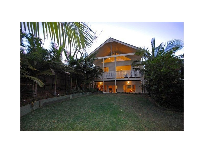 69 Thackeray Street, Norman Park QLD 4170