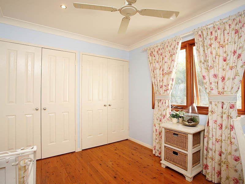 2 Baden Powell Place, Camp Hill QLD 4152