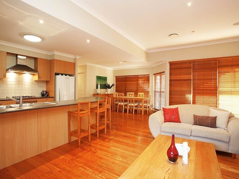 16 Sumner Place, Carindale QLD 4152