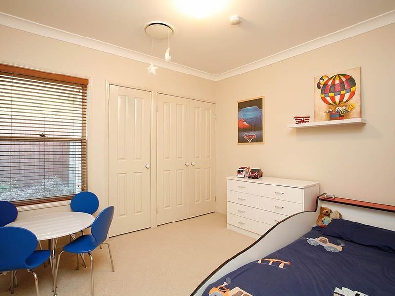 16 Sumner Place, Carindale QLD 4152