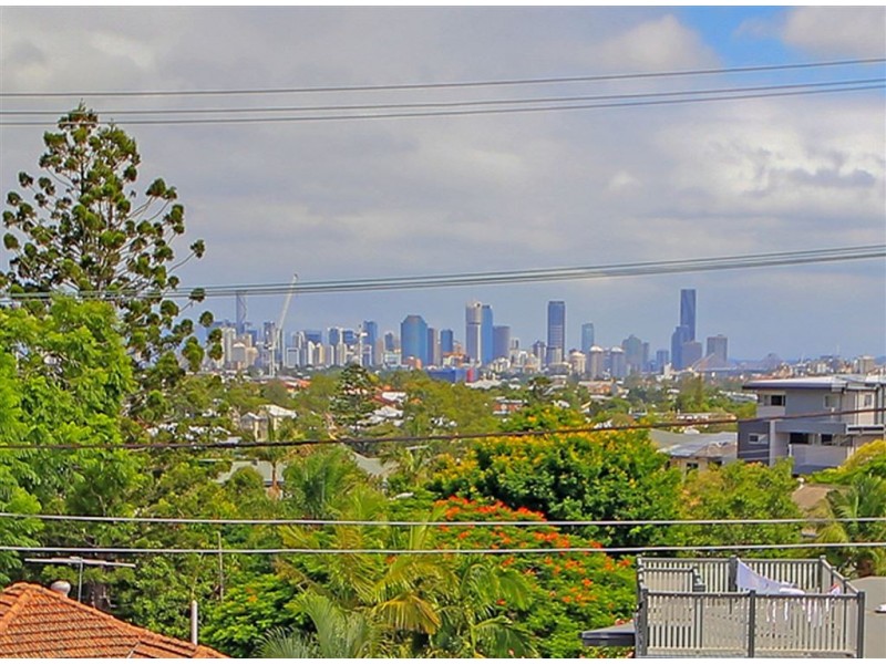 2 Sirius Street, Coorparoo QLD 4151