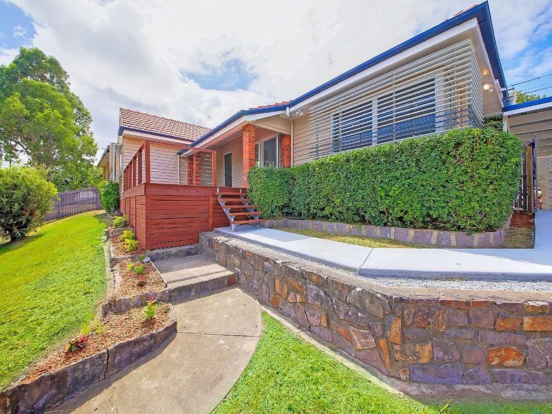 2 Sirius Street, Coorparoo QLD 4151