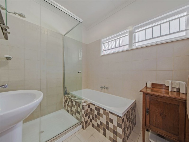 62 Buena Vista Avenue, Coorparoo QLD 4151