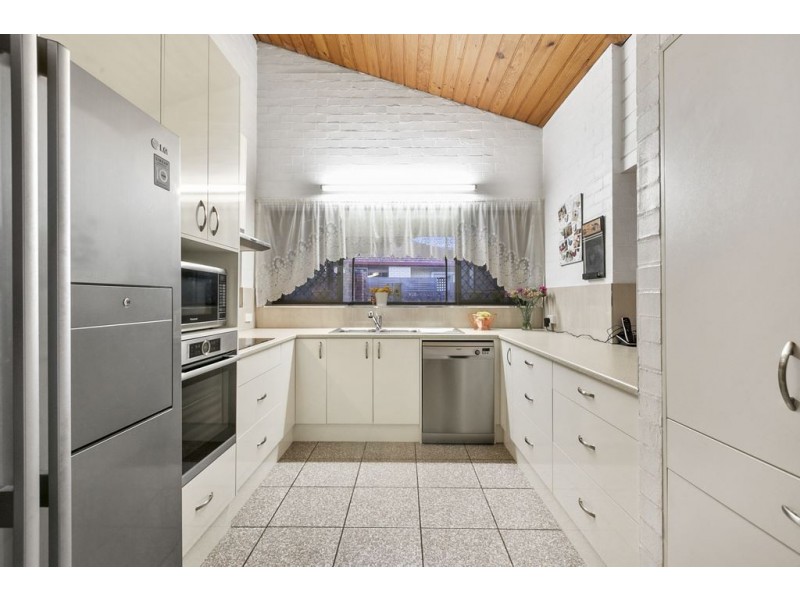 2 Ambrosius Street, Carindale QLD 4152