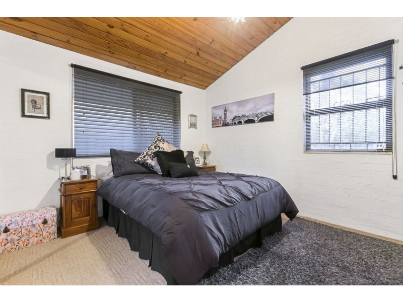 2 Ambrosius Street, Carindale QLD 4152