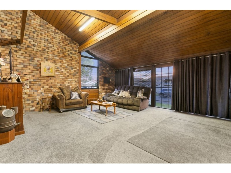 2 Ambrosius Street, Carindale QLD 4152