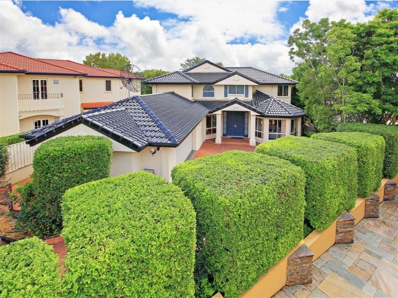 53 Fairway Place, Carindale QLD 4152