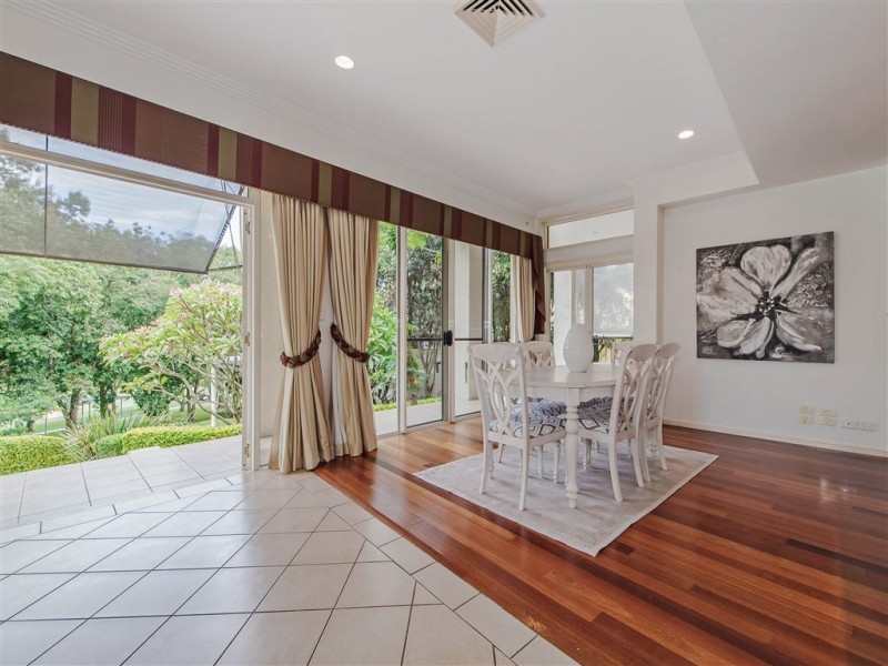 53 Fairway Place, Carindale QLD 4152