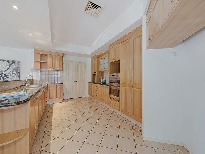 53 Fairway Place, Carindale QLD 4152