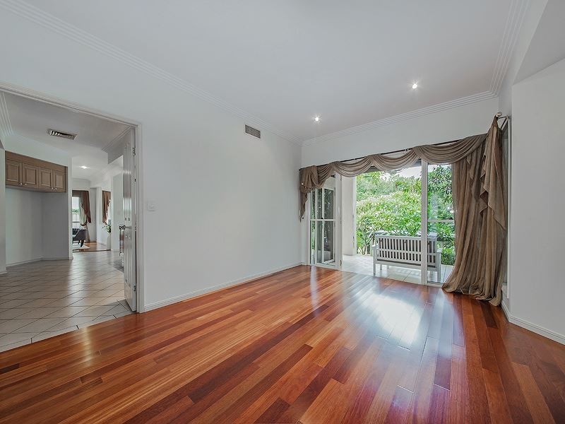 53 Fairway Place, Carindale QLD 4152